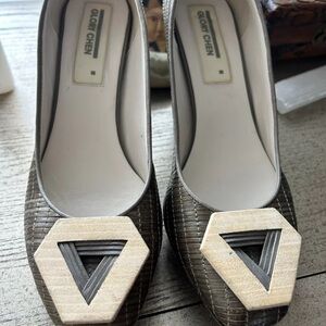 GLORY CHEN Biome-S khaki Green Leather Heel Shoes 8 M $450 Ret